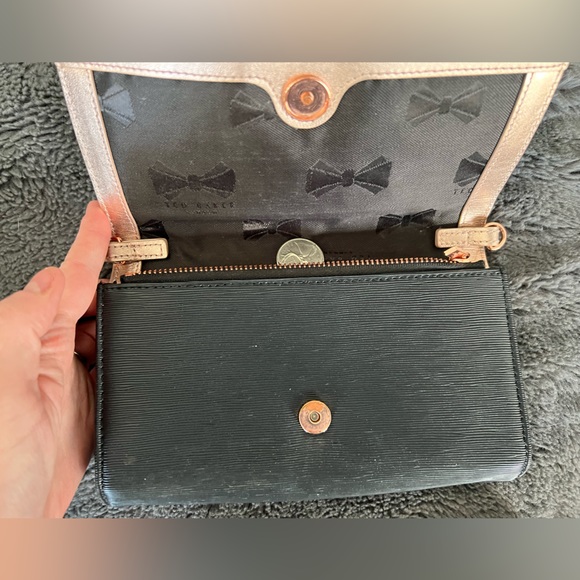 Ted Baker clutch - Picture 3 of 3